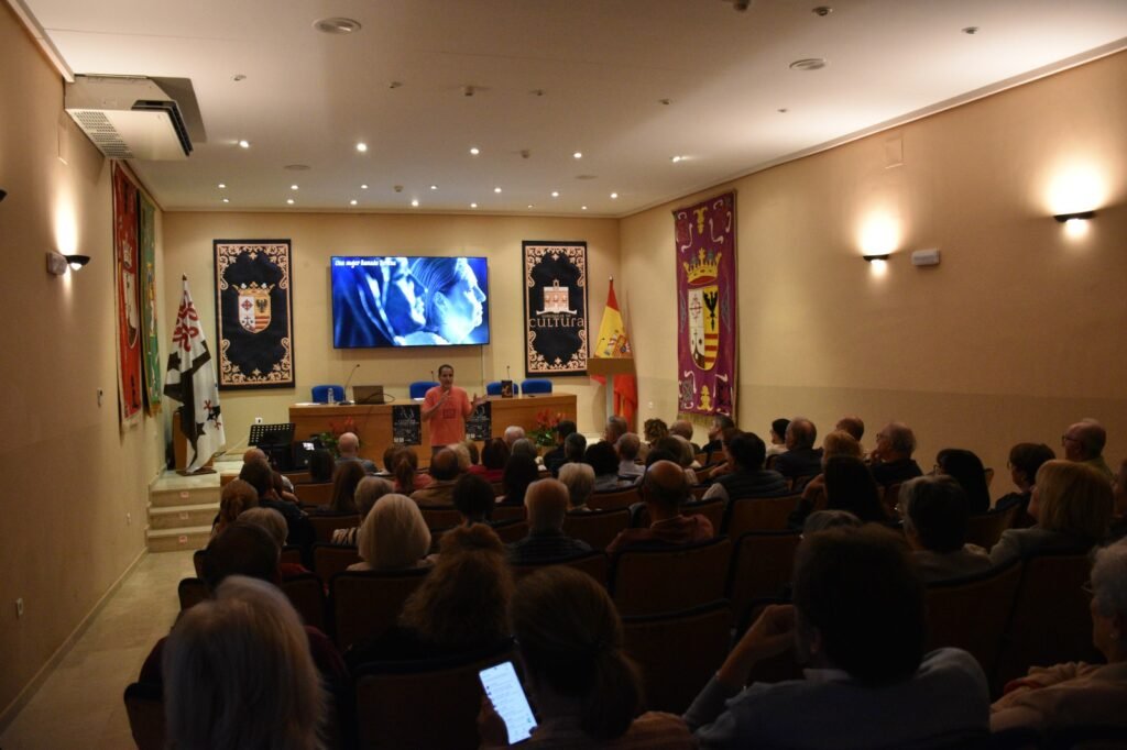 Vista de la sala durante la presentación
