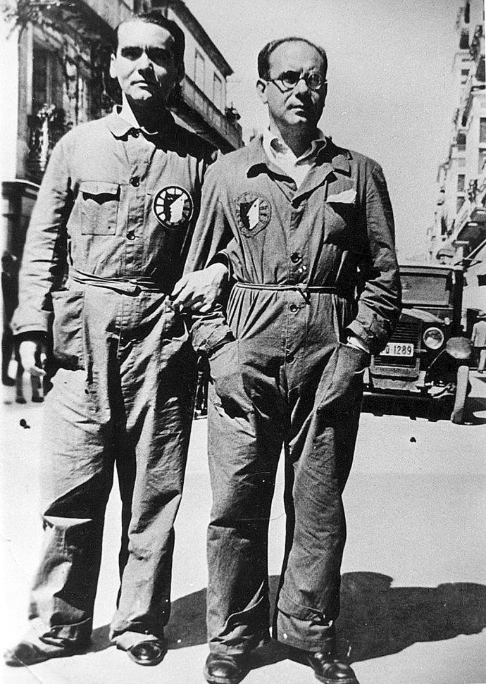 Federico García Lorca y Eduardo Ugarte con el mono azul de La Barraca