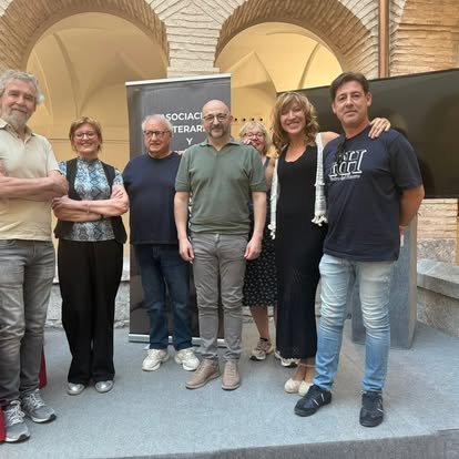 Foto de grupo en el claustro